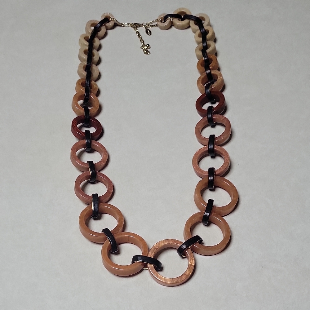 Chic Brown and Tan Link Necklace